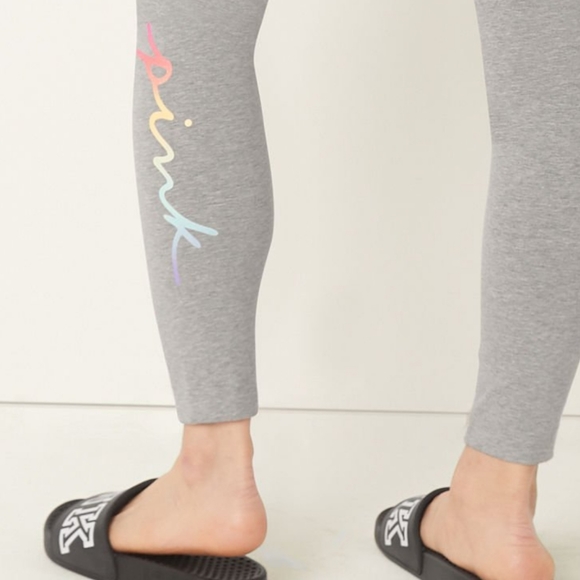 Pink Victoria Secret - Picture 2 of 16